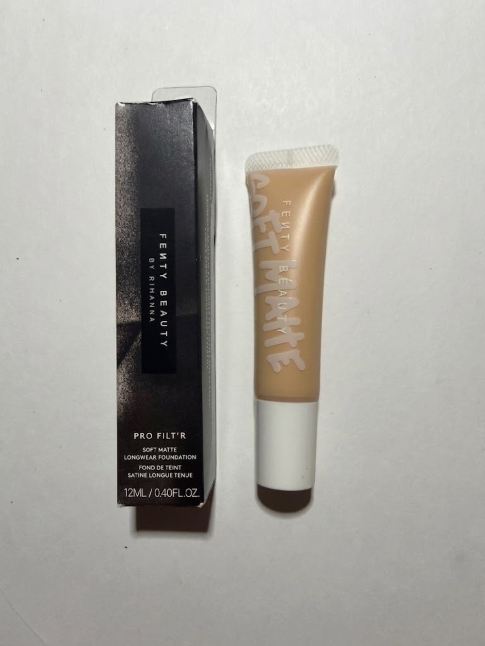 Fenty Beauty Pro Filt'r Soft Matte Foundation 220 Mini 0.40 oz NIB